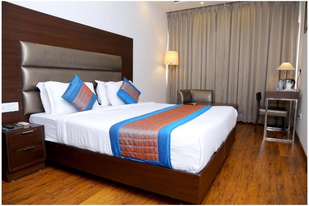 The R Blues Near Airport Hotel 3*